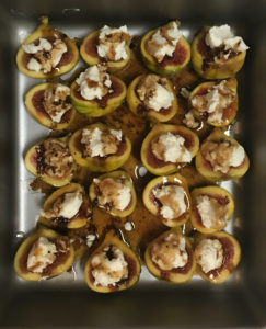 figs with cheese and glaze